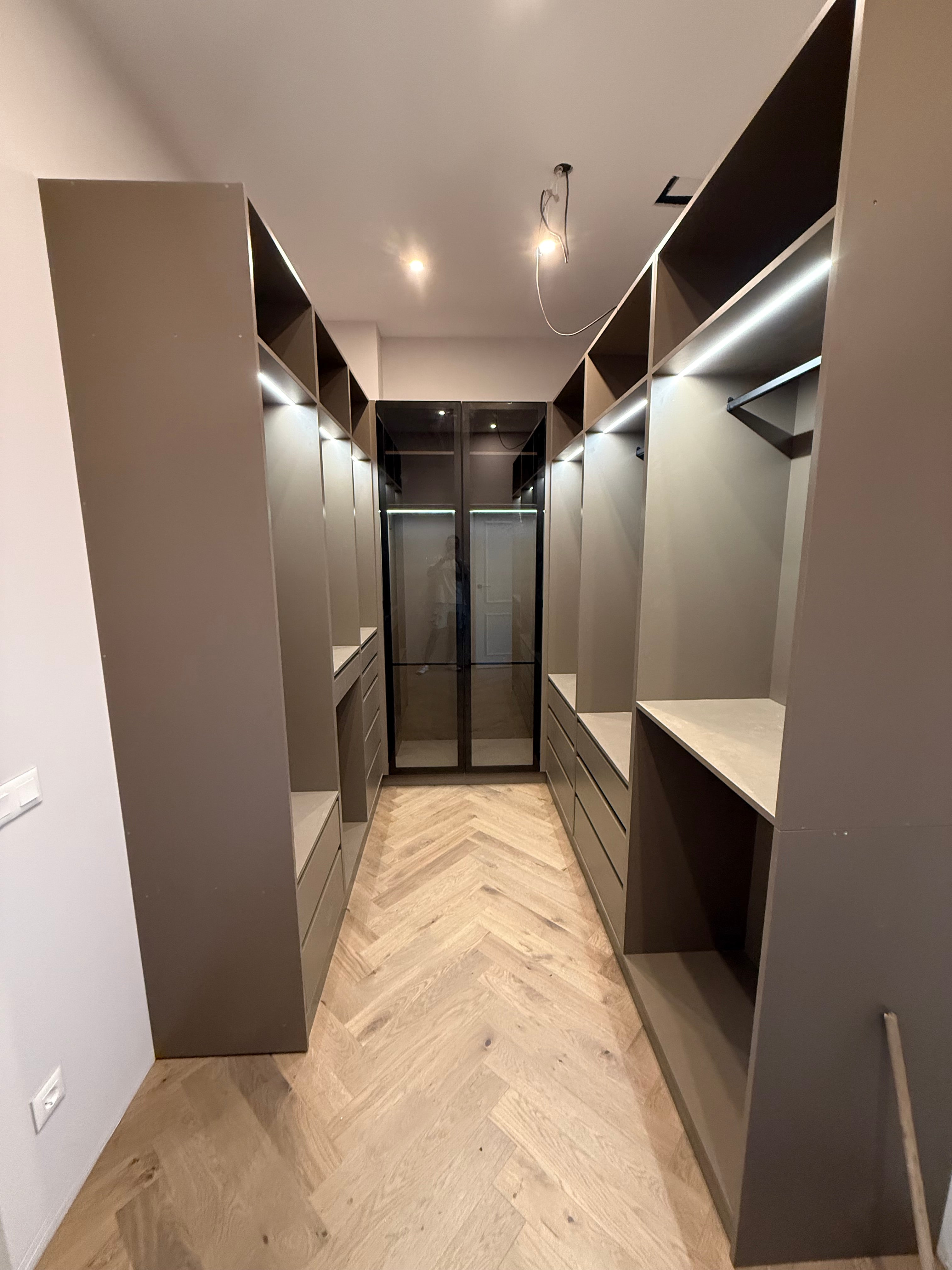 Драгалевци Гардероб